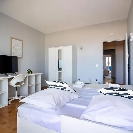 Апартаменты L'oiseau Bleu Plage Ницца